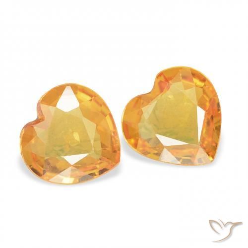 Shop natural 0.61ct オレンジゴールド サファイア gems, 心臓, from モザンビーグ at GemSelect. In stock, global shipping!