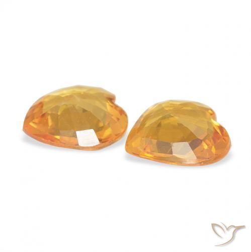 Shop natural 0.61ct オレンジゴールド サファイア gems, 心臓, from モザンビーグ at GemSelect. In stock, global shipping!