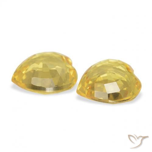 Shop natural 0.77ct ゴールドオレンジ サファイア gems, 心臓, from モザンビーグ at GemSelect. In stock, global shipping!