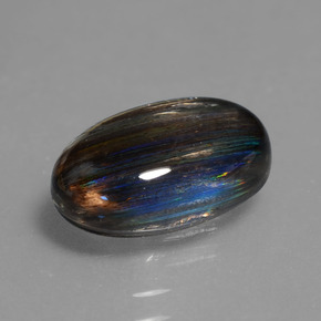 3.89カラットの天然レインボーカラースカポライト（12.1×8 mm・オーバルカット）