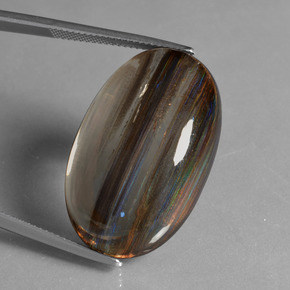 45.72カラットの天然レインボーカラースキャポライト、オーバルカット、透明