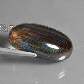 45.72カラットの天然レインボーカラースキャポライト、オーバルカット、透明