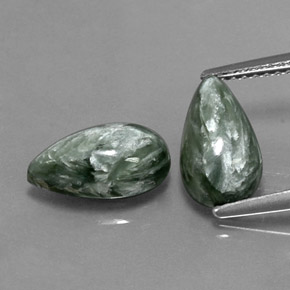 カラットの天然グリーンセラフィナイト（11.2×6.3 mm・洋梨の形）