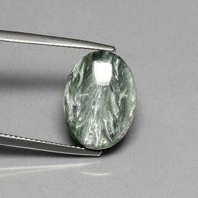 8.94カラットの天然グリーンセラフィナイト（15.9×11.7 mm・オーバルカット）