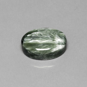 8.92カラットの天然グリーンセラフィナイト（16×12.1 mm・オーバルカット）