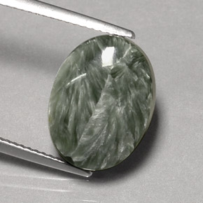 7.88カラットの天然グリーンセラフィナイト（15.5×11.6 mm・オーバルカット）