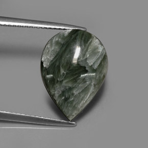 8.01カラットの天然グリーンセラフィナイト（16.4×12 mm・洋梨の形）