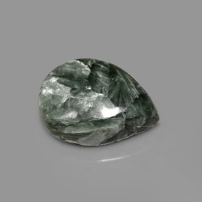 7.89カラットの天然グリーンセラフィナイト（16.2×12 mm・洋梨の形）