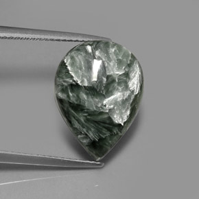 7.89カラットの天然グリーンセラフィナイト（16.2×12 mm・洋梨の形）