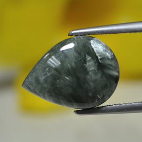 8.13カラットの天然グリーンセラフィナイト（16.4×12.1 mm・洋梨の形）