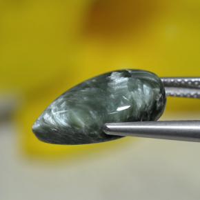 8.13カラットの天然グリーンセラフィナイト（16.4×12.1 mm・洋梨の形）