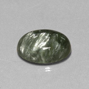 4.87カラットの天然グリーンセラフィナイト（14×10 mm・オーバルカット）