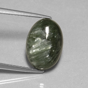 4.87カラットの天然グリーンセラフィナイト（14×10 mm・オーバルカット）