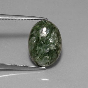 4.80カラットの天然グリーンセラフィナイト（13.8×10 mm・オーバルカット）