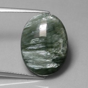 11.82カラットの天然グリーンセラフィナイト（20.1×15.1 mm・オーバルカット）