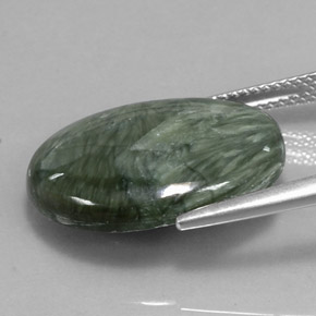 10.47カラットの天然グリーンセラフィナイト（20.1×15.1 mm・オーバルカット）