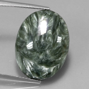 11.98カラットの天然グリーンセラフィナイト（20.1×15.2 mm・オーバルカット）