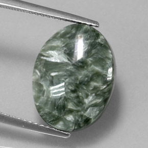 8.92カラットの天然グリーンセラフィナイト（15.8×12 mm・オーバルカット）