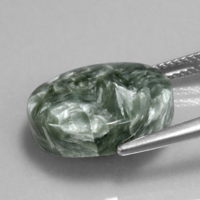 8.92カラットの天然グリーンセラフィナイト（15.8×12 mm・オーバルカット）