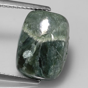 5.49カラットの天然グリーンセラフィナイト（14×10.2 mm・クッションカット）