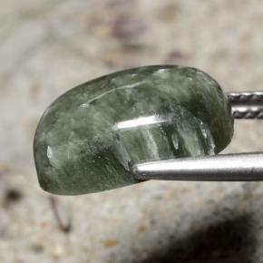 5.99カラットの天然グリーンセラフィナイト（13.9×9.8 mm・クッションカット）