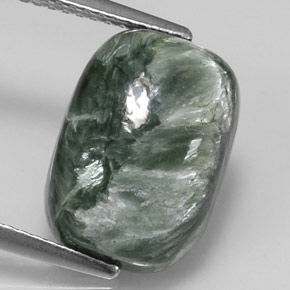 5.75カラットの天然グリーンセラフィナイト（14.1×10 mm・クッションカット）