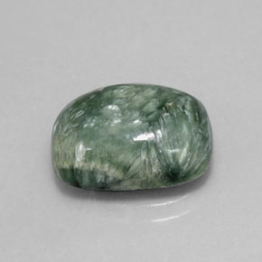 5.55カラットの天然グリーンセラフィナイト（14.1×10.1 mm・クッションカット）