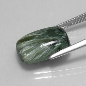 5.74カラットの天然グリーンセラフィナイト（14×10 mm・クッションカット）