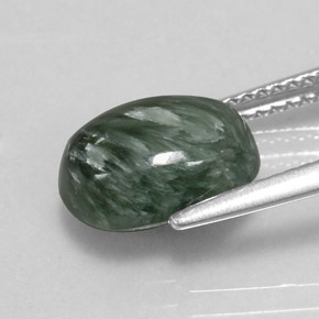 3.18カラットの天然グリーンセラフィナイト（10.9×8.1 mm・オーバルカット）
