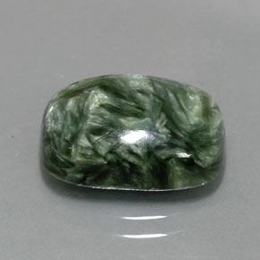 5.70カラットの天然グリーンセラフィナイト（14.1×9.7 mm・クッションカット）