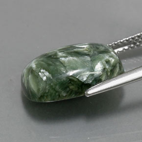 5.70カラットの天然グリーンセラフィナイト（14.1×9.7 mm・クッションカット）