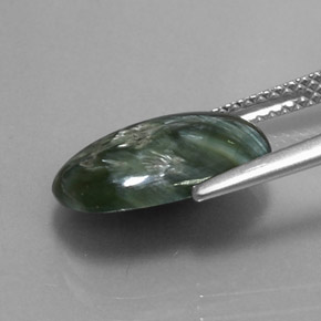 3.20カラットの天然グリーンセラフィナイト（13.7×9.1 mm・オーバルカット）
