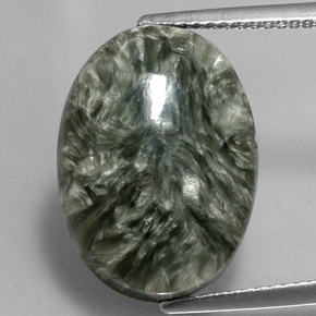 9.70カラットの天然グリーンセラフィナイト（18.1×13.1 mm・オーバルカット）