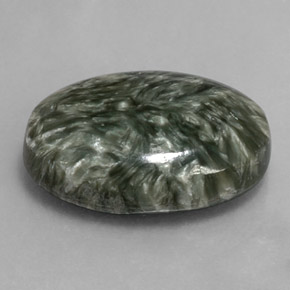 9.70カラットの天然グリーンセラフィナイト（18.1×13.1 mm・オーバルカット）