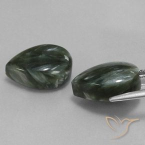 Shop natural 11.87ct ディープグリーン セラフィナイト gems, 洋梨の形, from ロシア at GemSelect. In stock, global shipping!