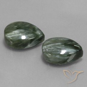Shop natural 11.90ct グリーン セラフィナイト gems, 洋梨の形, from ロシア at GemSelect. In stock, global shipping!