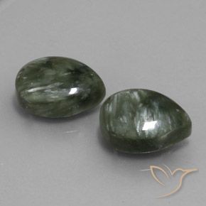 Shop natural 11.80ct アーシーグリーン セラフィナイト gems, 洋梨の形, from ロシア at GemSelect. In stock, global shipping!
