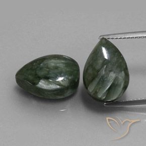 Shop natural 12.23ct ミディアムグリーン セラフィナイト gems, 洋梨の形, from ロシア at GemSelect. In stock, global shipping!