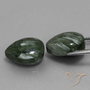 Shop natural 12.23ct ミディアムグリーン セラフィナイト gems, 洋梨の形, from ロシア at GemSelect. In stock, global shipping!