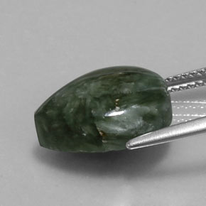6.06カラットの天然グリーンセラフィナイト（14.1×10.1 mm・洋梨の形）