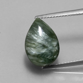 5.20カラットの天然グリーンセラフィナイト（13.9×9.7 mm・洋梨の形）
