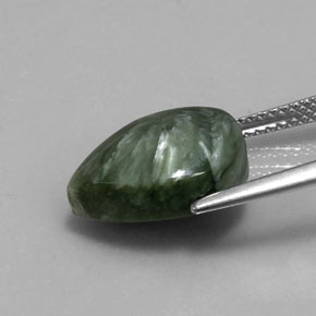 5.20カラットの天然グリーンセラフィナイト（13.9×9.7 mm・洋梨の形）