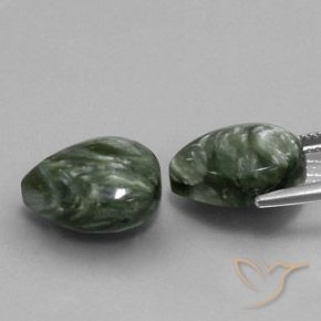 Shop natural 11.30ct アーミーグリーン セラフィナイト gems, 洋梨の形, from ロシア at GemSelect. In stock, global shipping!