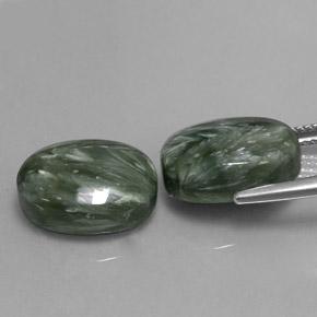 12.97カラットの天然マルチカラーグリーンセラフィナイト（14×9.9 mm・オーバルカット）