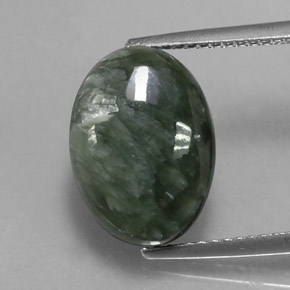 6.53カラットの天然グリーンセラフィナイト（13.6×9.9 mm・オーバルカット）