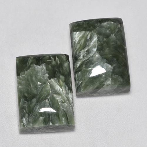 15.38カラットの天然灰色がかった緑セラフィナイト（14.1×10 mm・バゲット）