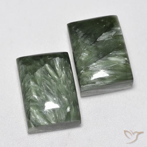 Shop natural 17.19ct ミディアムグリーン セラフィナイト gems, バゲット, from ロシア at GemSelect. In stock, global shipping!
