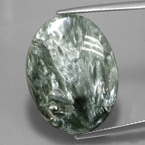 21.31カラットの天然グリーンセラフィナイト（25.1×19.1 mm・オーバルカット）