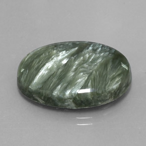 20.25カラットの天然グリーンセラフィナイト（25.1×18.4 mm・オーバルカット）