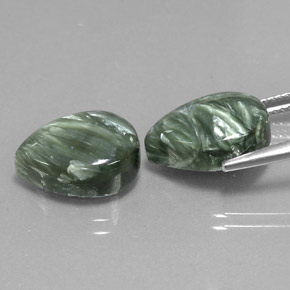 カラットの天然グリーンセラフィナイト（13.9×10 mm・洋梨の形）